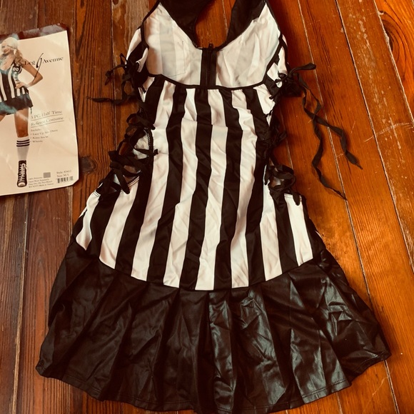 Leg Avenue Half Time Referee Costume - Picture 8 of 16